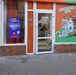 Reteaua-Digitala-Indoor-DOOH-Brooklyn-Drinks-Market-8211-Sos.-Oltenitei-240-1